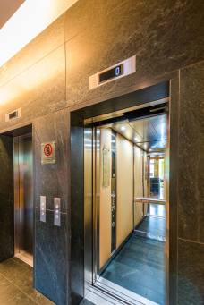 Bistro La Piazza - Fahrstuhl